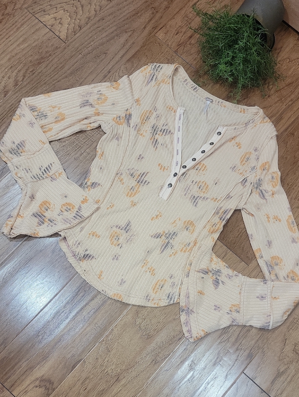 Free People Peachy Floral Button Down Henley - Picture 5 of 12